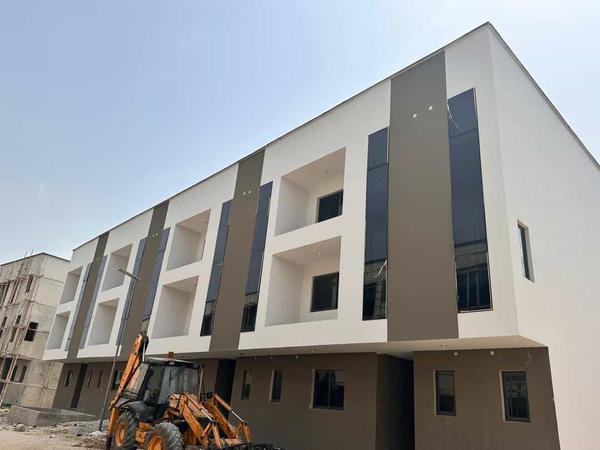 Four bedroom terrace duplex (596lekkip1) in Lekki Phase 1
