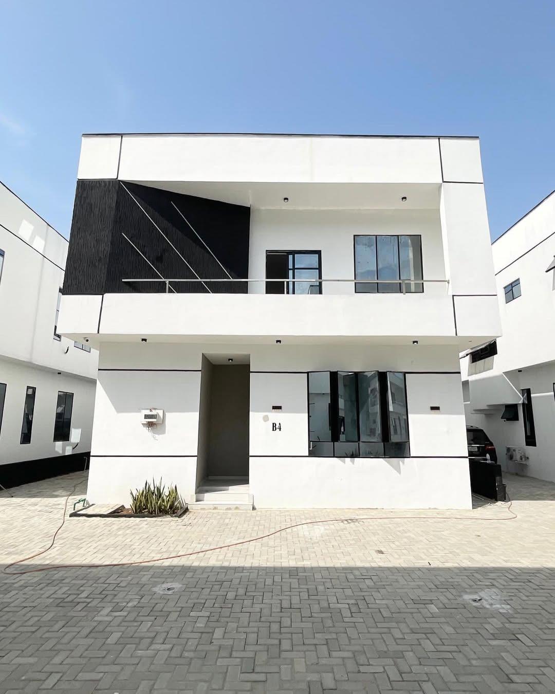 Four bedroom detached duplex 