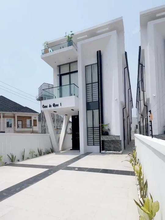 Luxury five bedroom fully detached duplex (728ikota) in Ikota