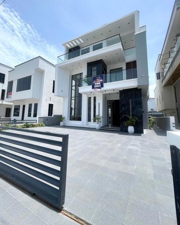 Tastefully finished five bedroom detached duplex in Ikota