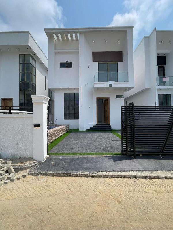 Luxury five bedroom detached duplex (178chevron) in Chevron