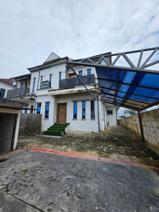 Four bedroom semi detached duplex with BQ