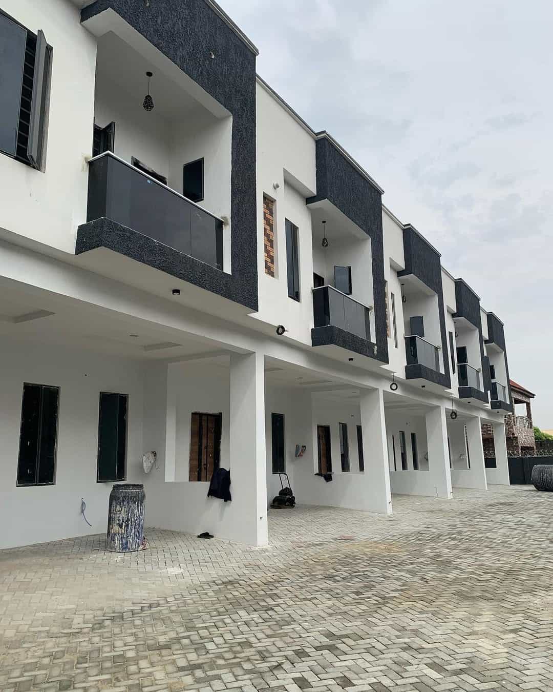 Newly built four bedroom terrace duplex (404ajah)