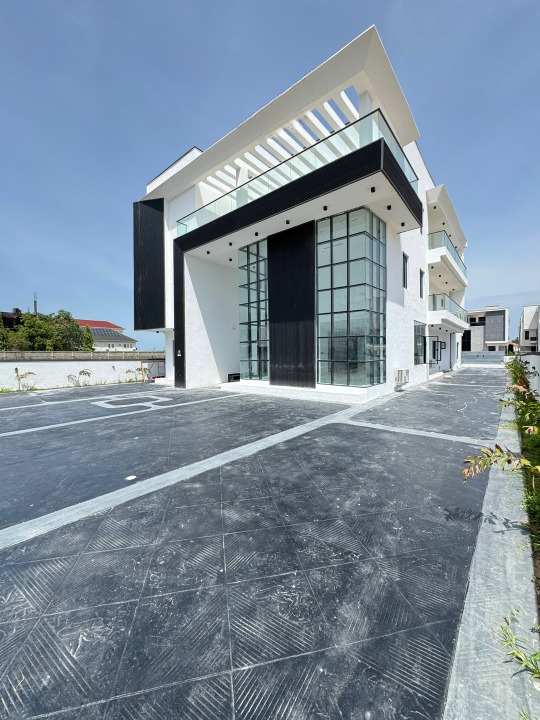 Luxury six bedroom detached duplex in Ikate