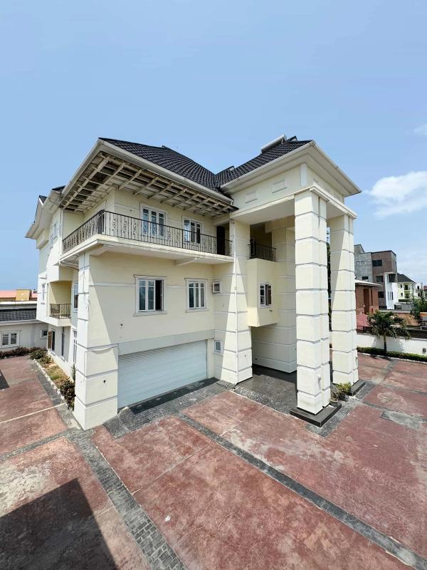 Eight bedroom detached duplex (452lekkip1) in Lekki