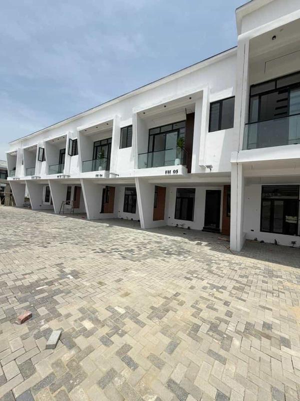 Four bedroom terraced duplex (751ikota) in Ikota