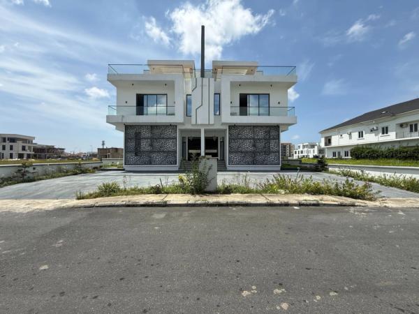 Five bedroom semi-detached duplex in Ikate
