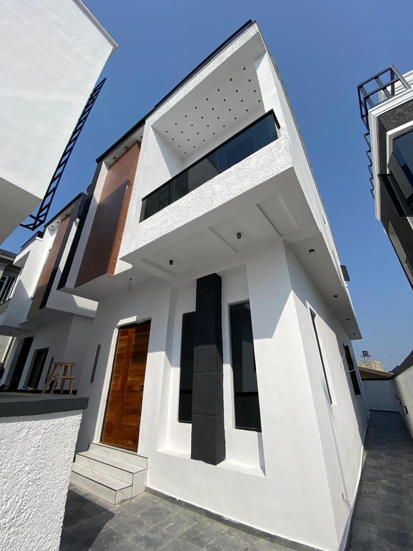 Tastefully built three bedroom detached duplex (671ajah)