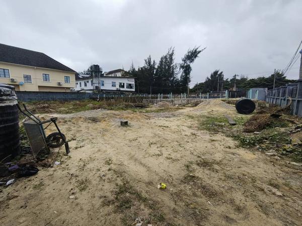 1550 sqm land in chevy view estate (700lekki) in Chevron