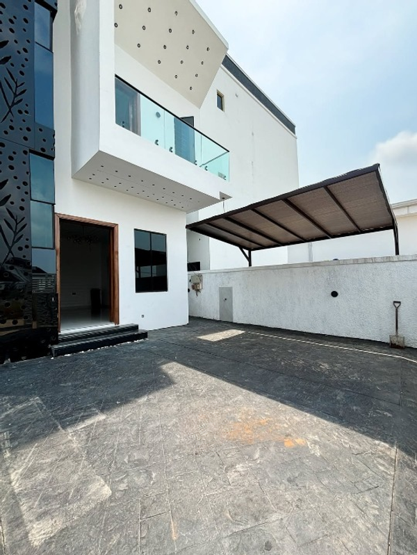 Four bedroom semi-detached duplex(701lekki) in Orchid Road