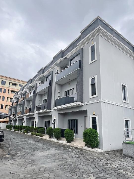 Four bedroom terrace duplex with bq in Oniru