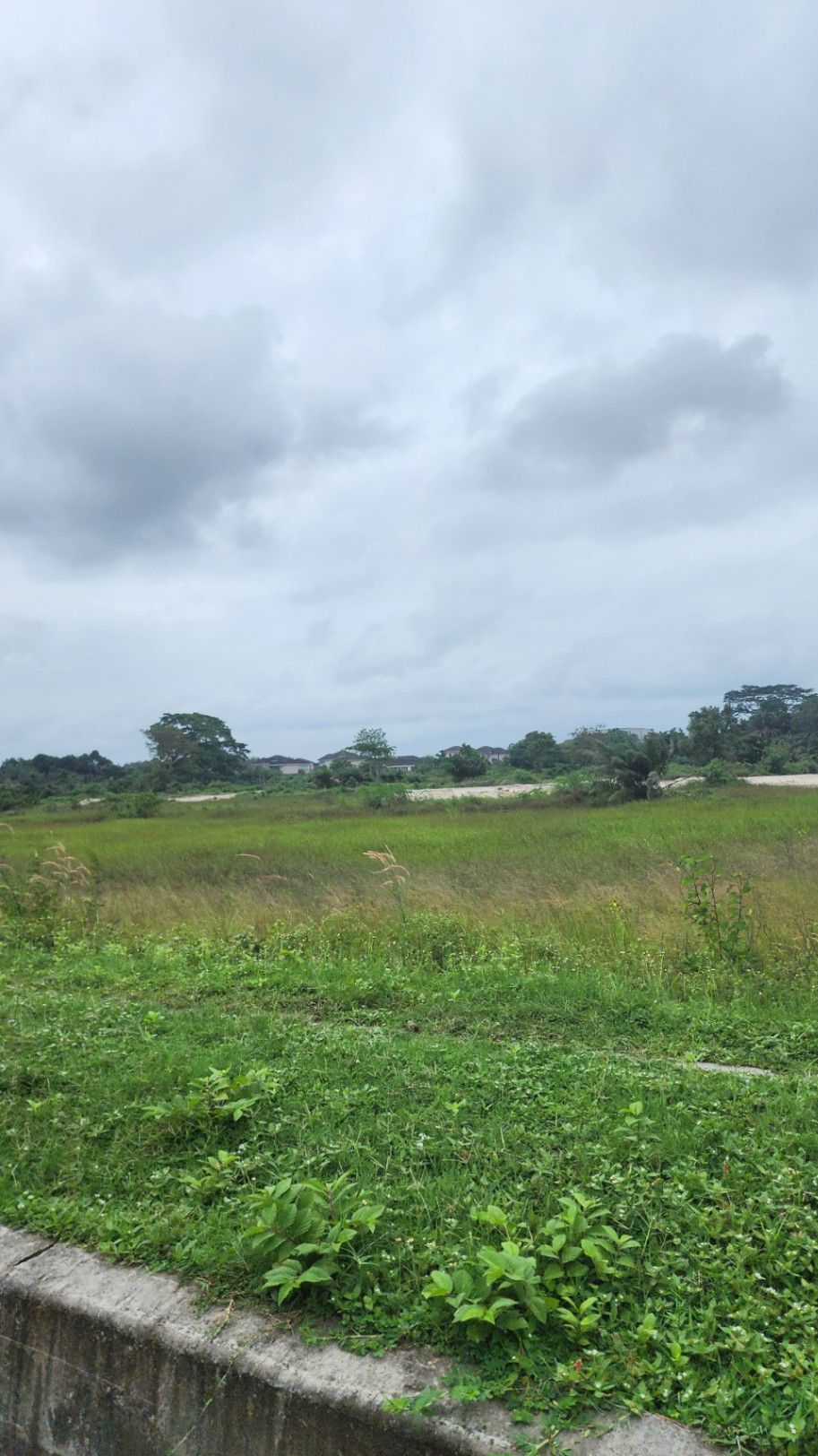 Serviced plots in a secure estate  – photo 2