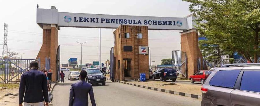 Front view of the Lekki Peninsula Scheme 1 entrance