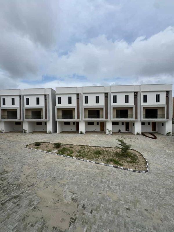 Four bedroom terrace duplex (464ikate) in Ikate
