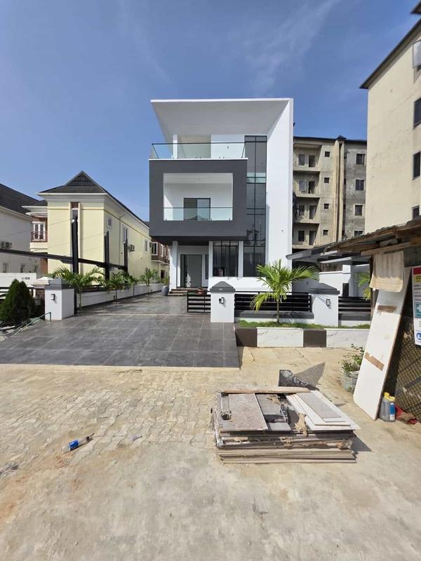Five bedroom detached duplex in a prime location (374ikota) in Ikota
