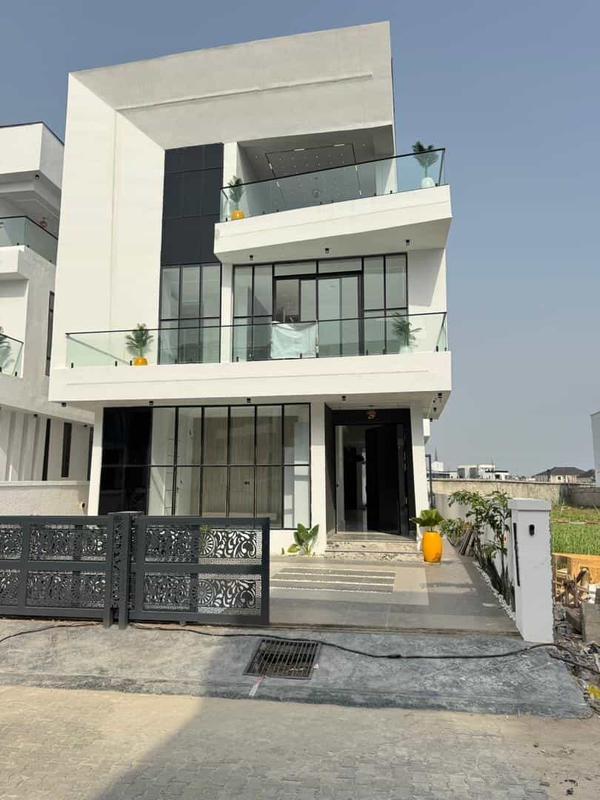 Six bedroom detached duplex (615chevron) in Chevron