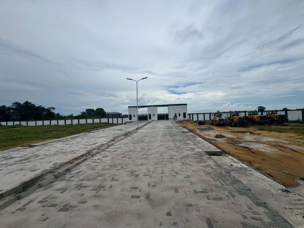 1000 sqm commercial land