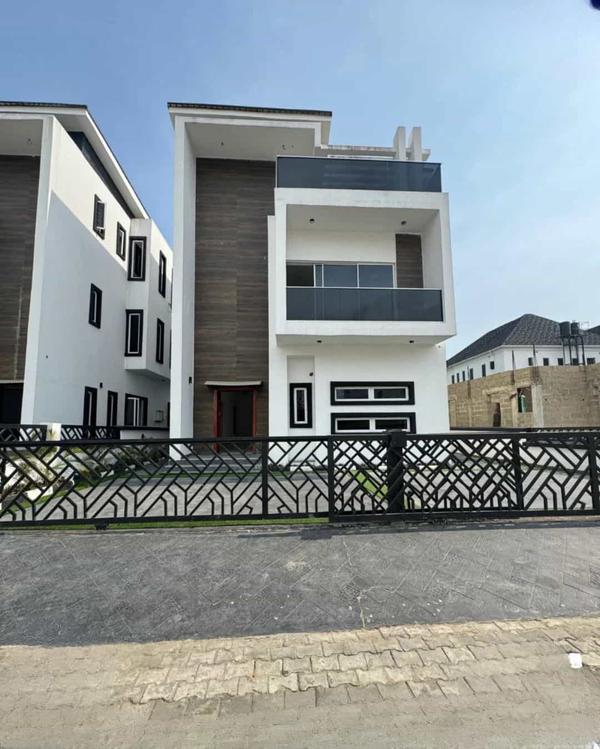 Five bedroom detached duplex (255chevron) in Chevron
