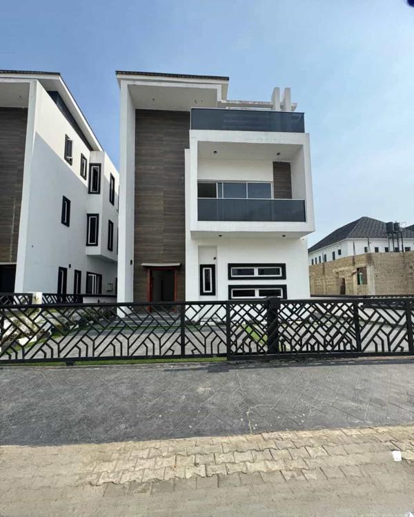 Five bedroom detached duplex (255chevron) in Chevron
