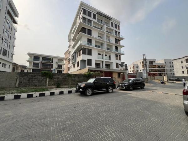 Newly built five bedroom penthouse in Ikoyi