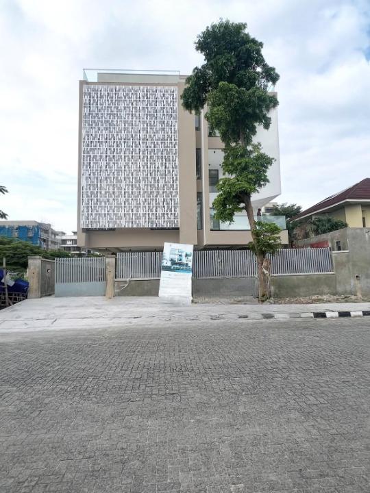 Five bedroom fully detached duplex in Banana Island