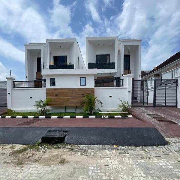 Five bedroom detached duplex (375chevron) in Chevron