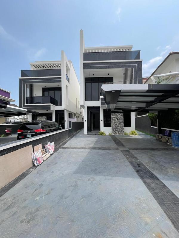 Luxury five bedroom detached duplex (175ikota) in Ikota