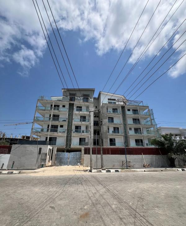 Four bedroom maisonette in a gated estate in Ikoyi