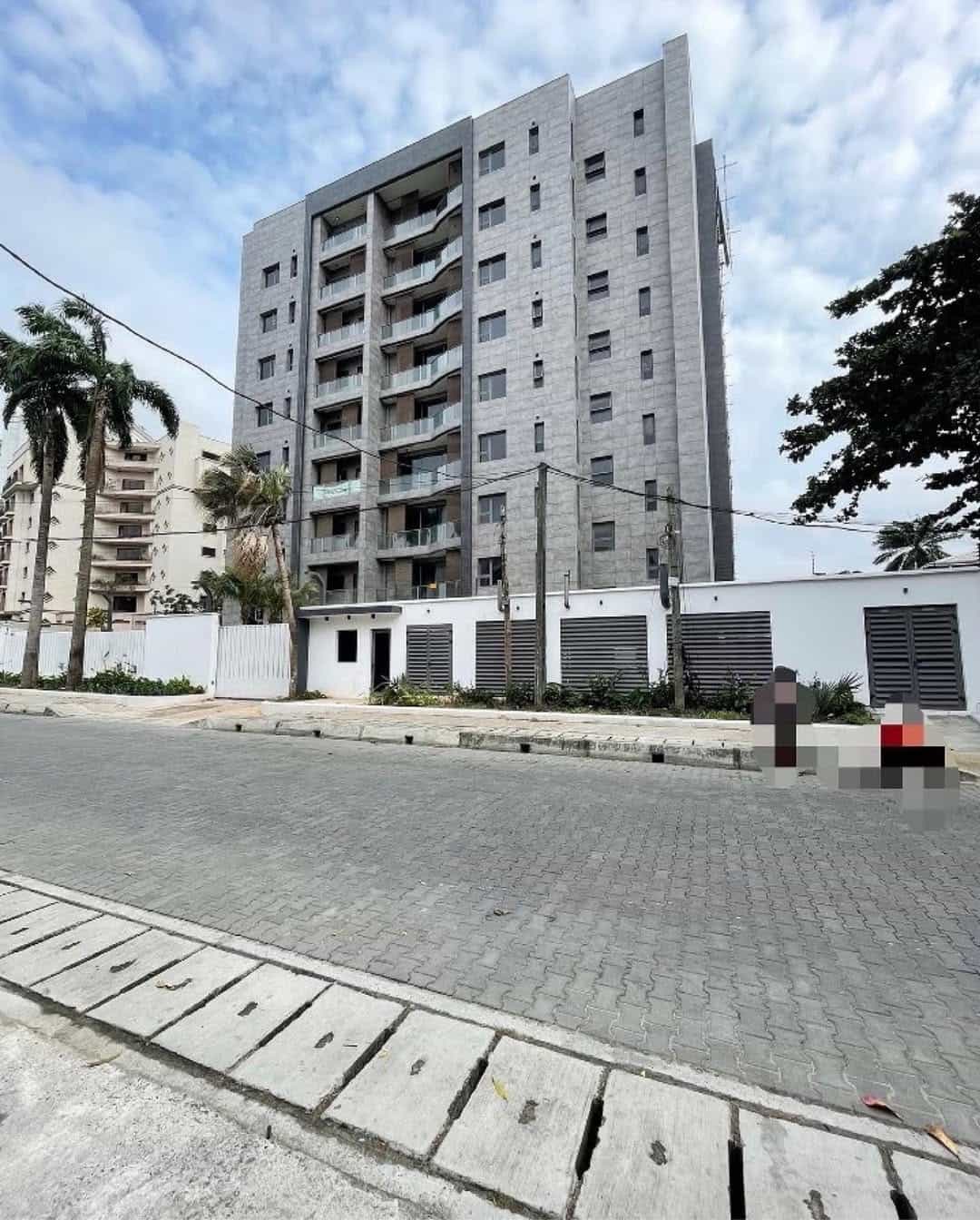 Luxury three bedroom apartment (379ikoyi)