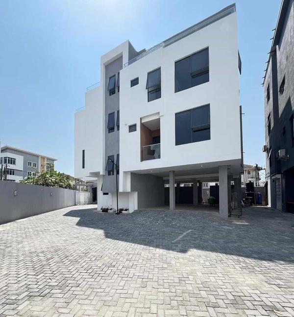 Tastefully finished four bedroom maisonette (375lekkip1) in Lekki Phase 1