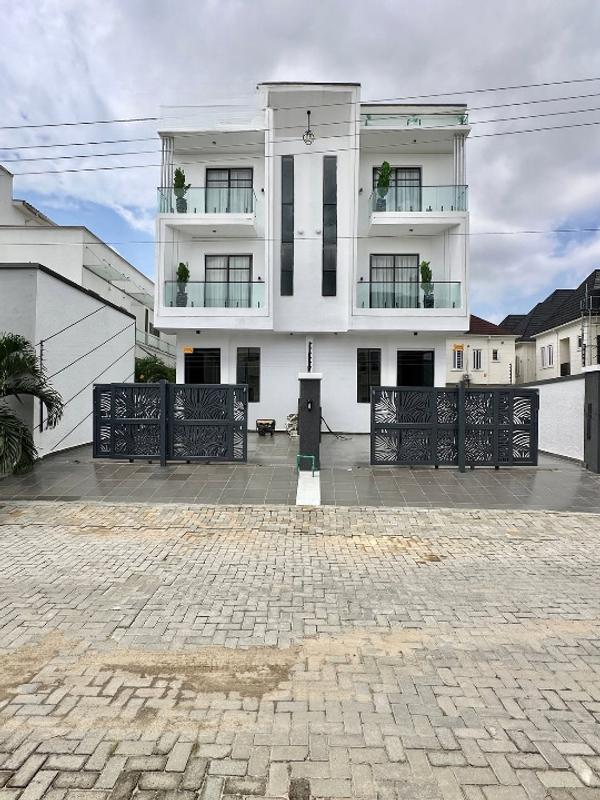 Five bedroom semi detached duplex in Lekki