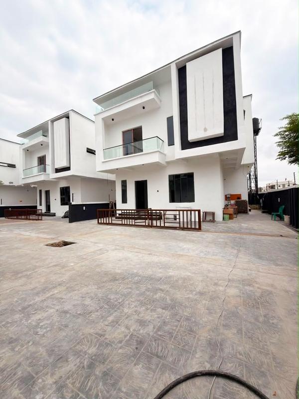 Stunning four bedroom detached duplex with BQ in Lagos
  }