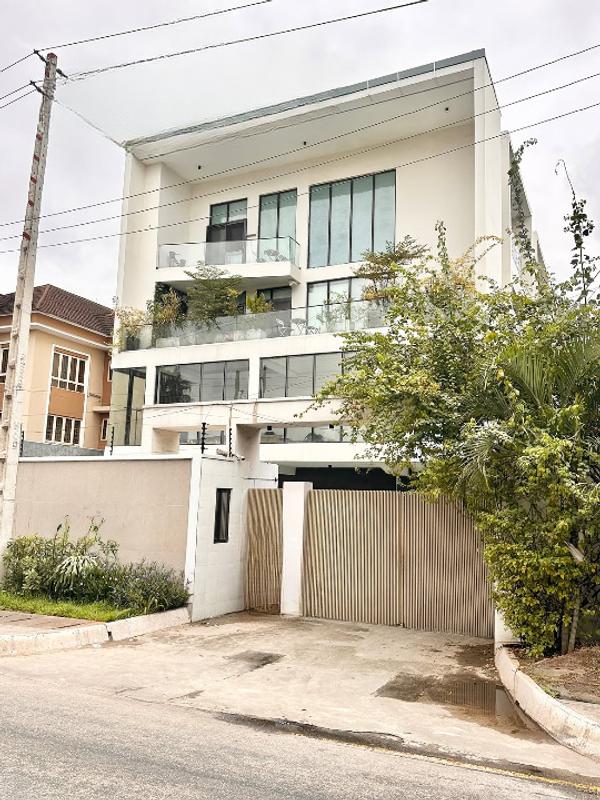 Four bedroom maisonette