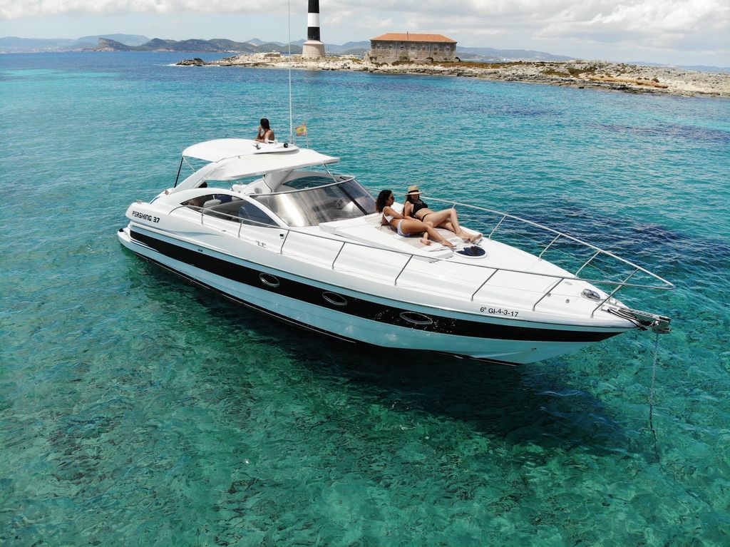 Pershing 37 'Black Ball' - 1