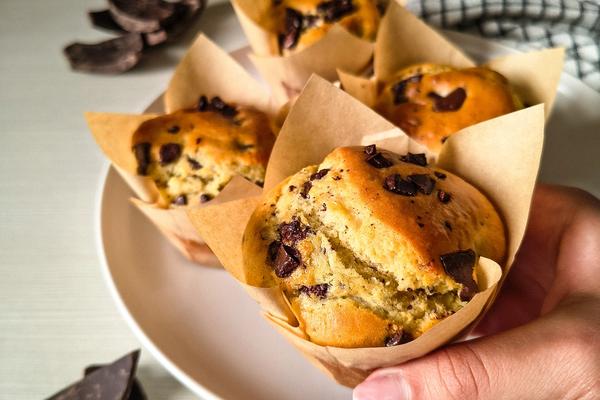 Muffin American Style: alti, soffici e con un cuore di cioccolato irresistibile!