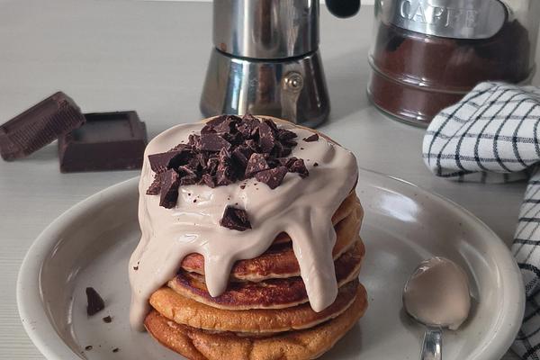 Pancakes soffici al caffè e yogurt greco