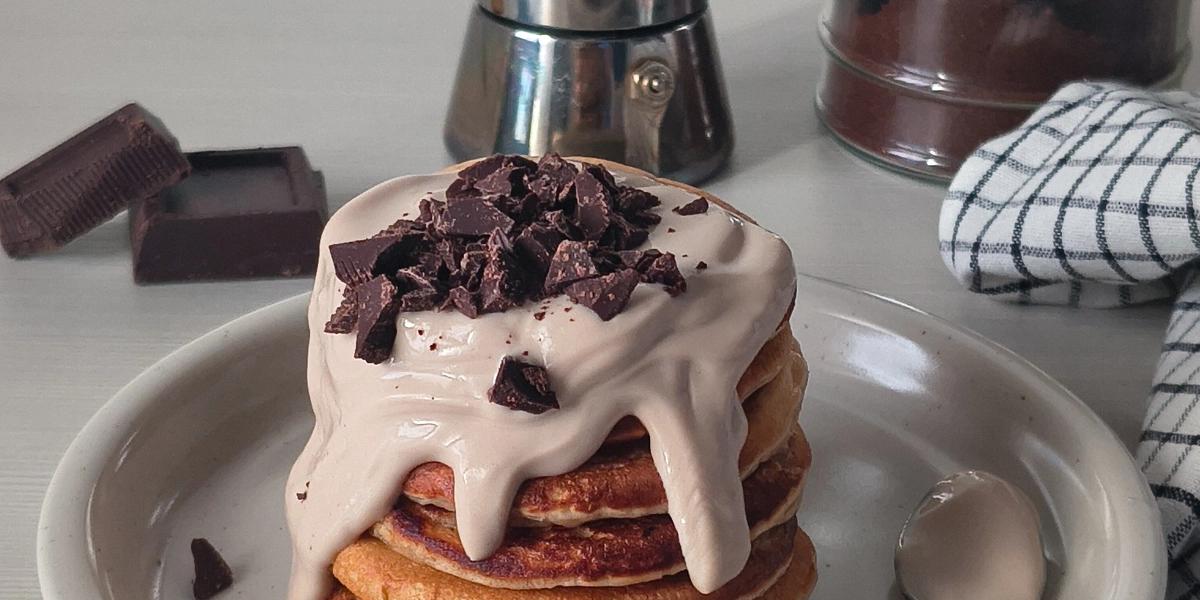 Pancakes soffici al caffè e yogurt greco