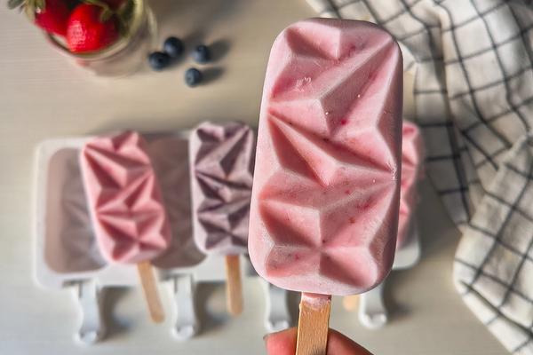 Stecchi gelato yogurt e frutta 