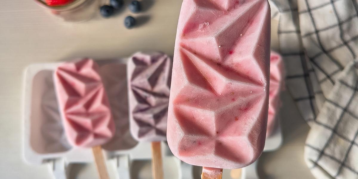 Stecchi gelato yogurt e frutta 