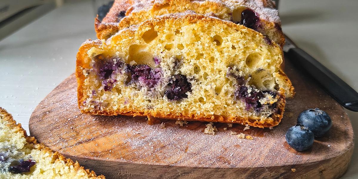 Plumcake allo yogurt e mirtilli proteico
