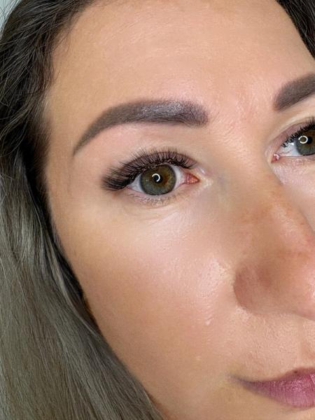 Extensiones de pestañas clásicas primer plano