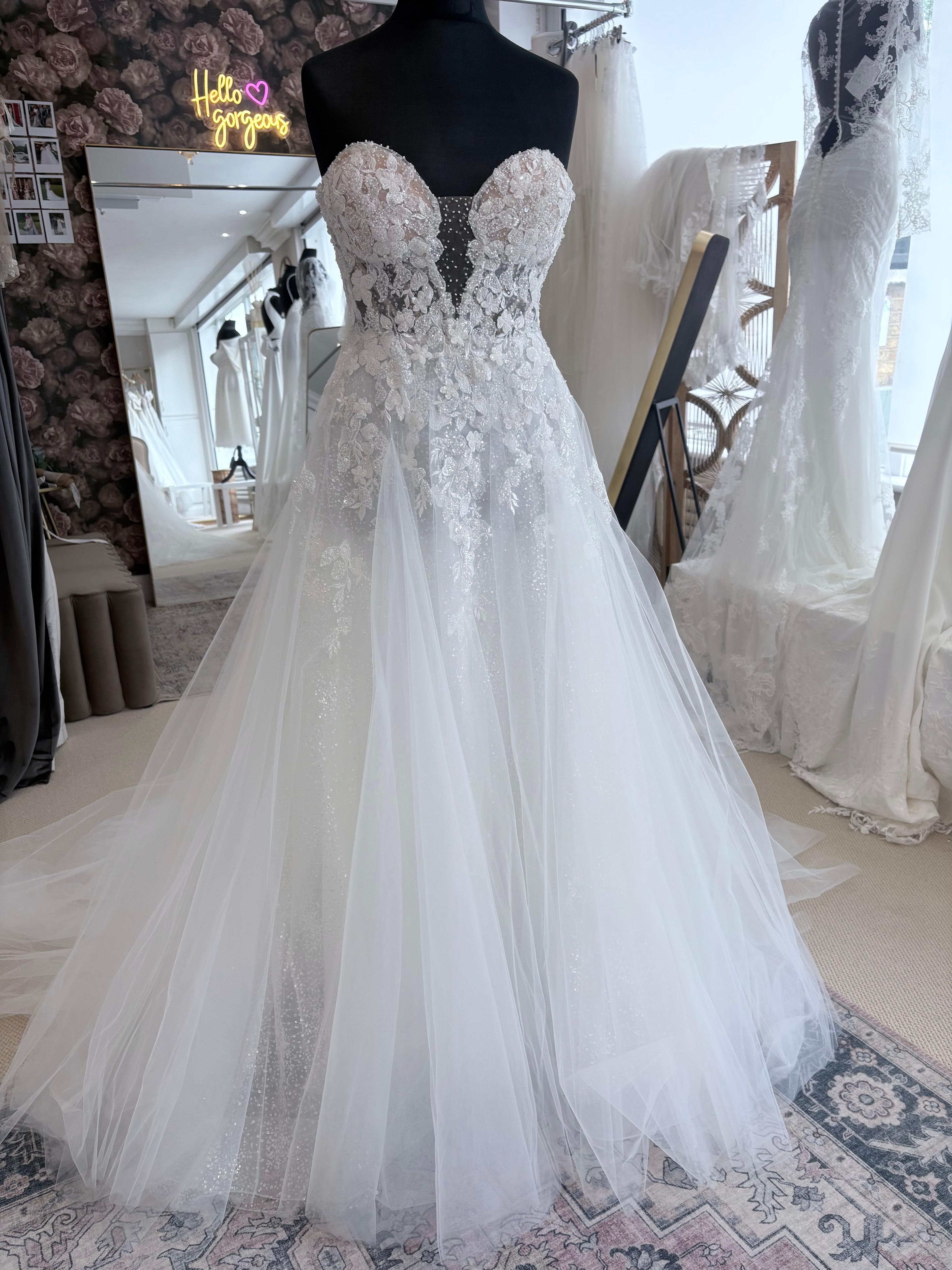 Enzoani, front