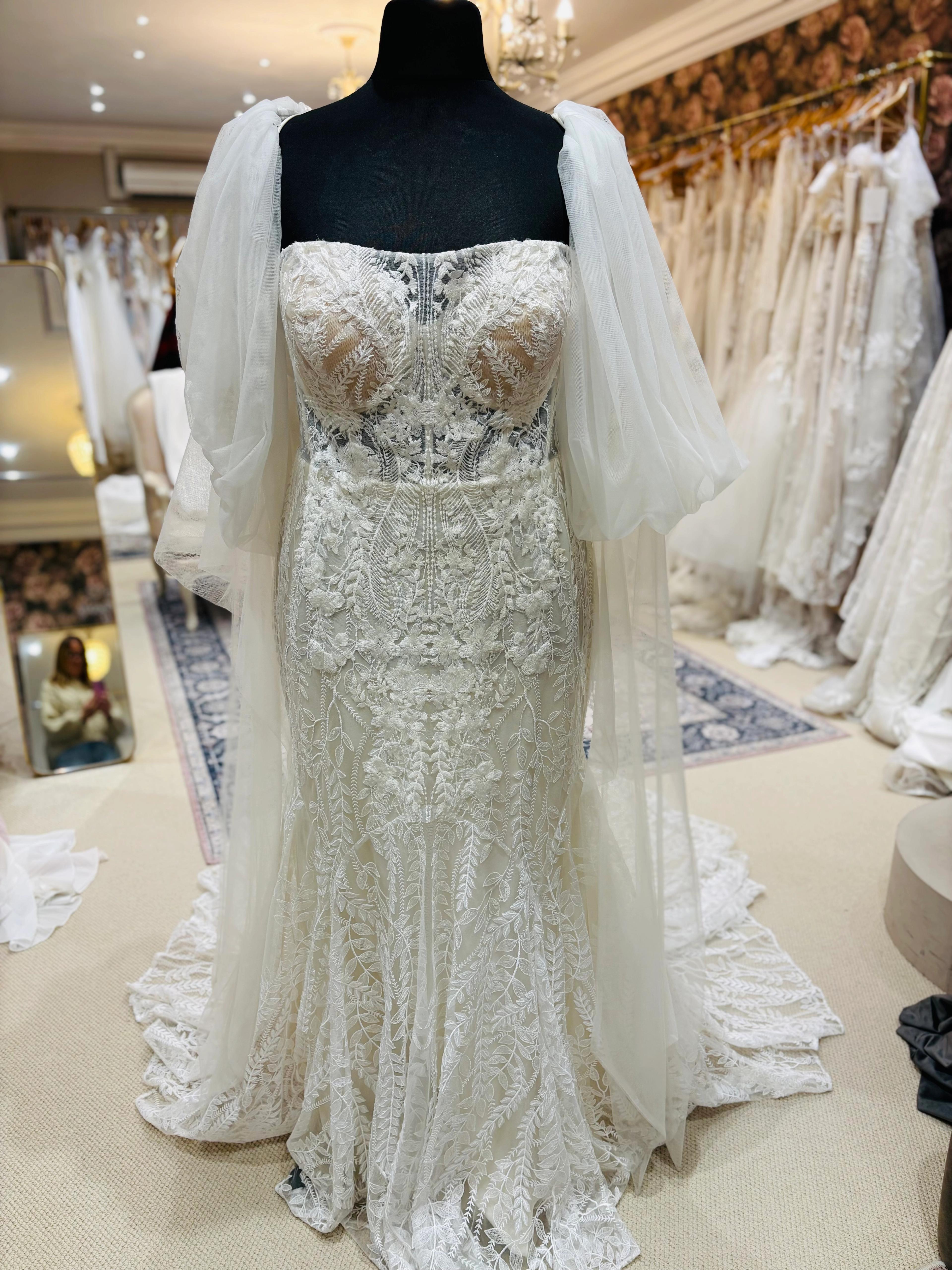 Saint wedding dress, UK 18