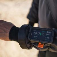 Suunto Nautic AMOLED 3.26″ 彩色特大顯示屏 技術潛水8氣瓶整合功能 潛水電腦 1