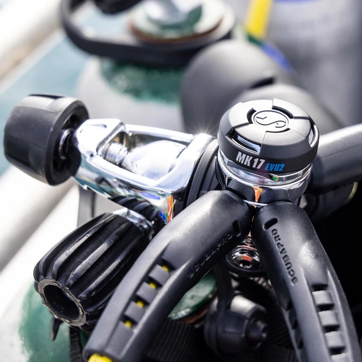 Scubapro MK17 EVO2 / C370 with R105 Octopus Regulator Set – INT / DIN — 圖片 6