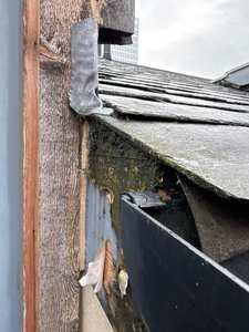 Verge without over-sail / rotten timbers