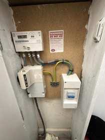 Electric meter and consumer unit