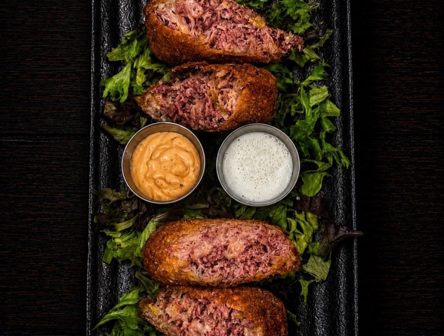 Irish egg rolls with dipping sauce