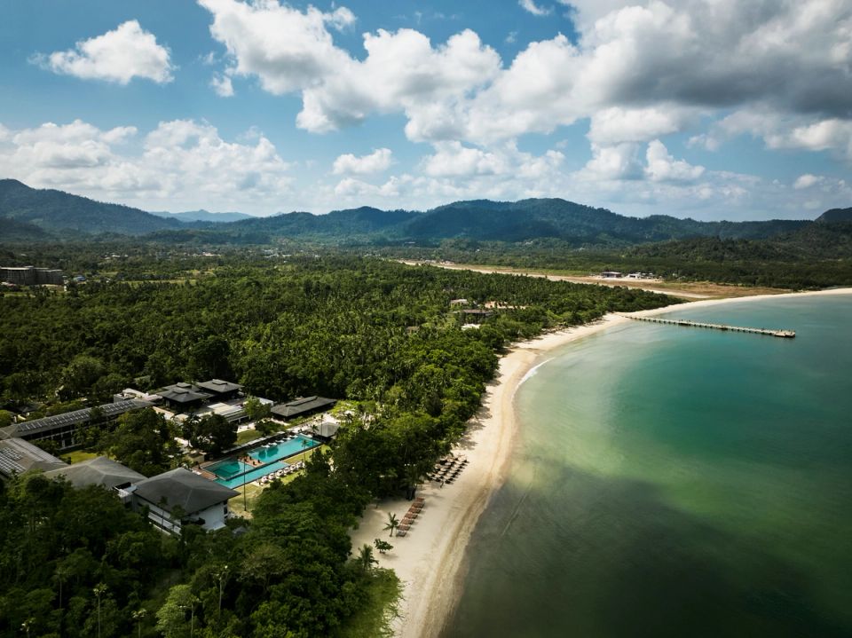 Seda Lio and the surrounding beach estate.