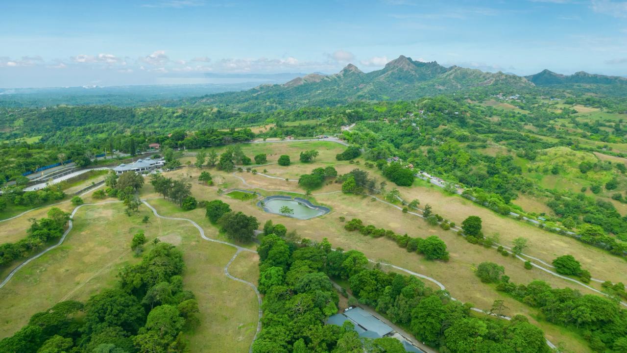 Arillo Estate in Nasugbu Batangas, mountainous area big green trees